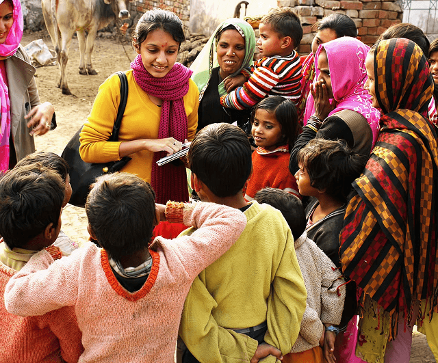 Women and children at a Pararthya SDECS community gathering